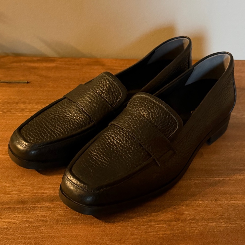 Vionic Sellah Black Pebbled Leather Loafers Comfort Slip-On Classic Luxury Sz 8